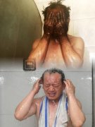 正在派送包裹的上；记者燕雁摄上图：2014年4月